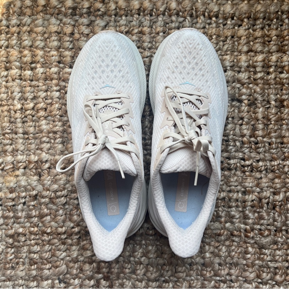 Women’s Hoka- Clifton 9